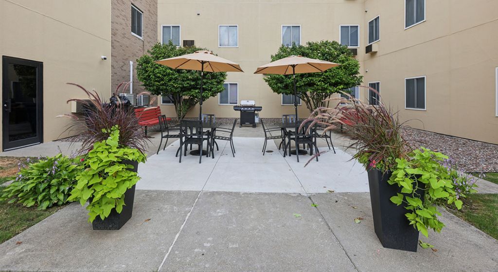 1490 Estates patio