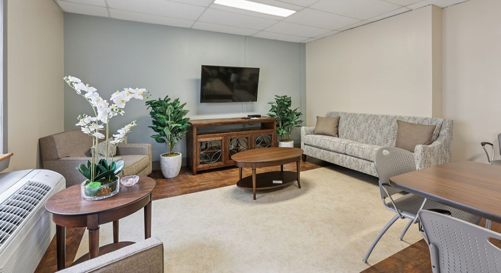 1490 Estates lounge