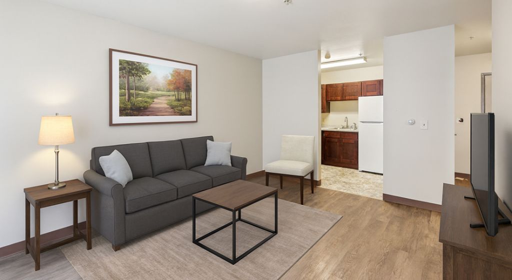 1490 Estates living room