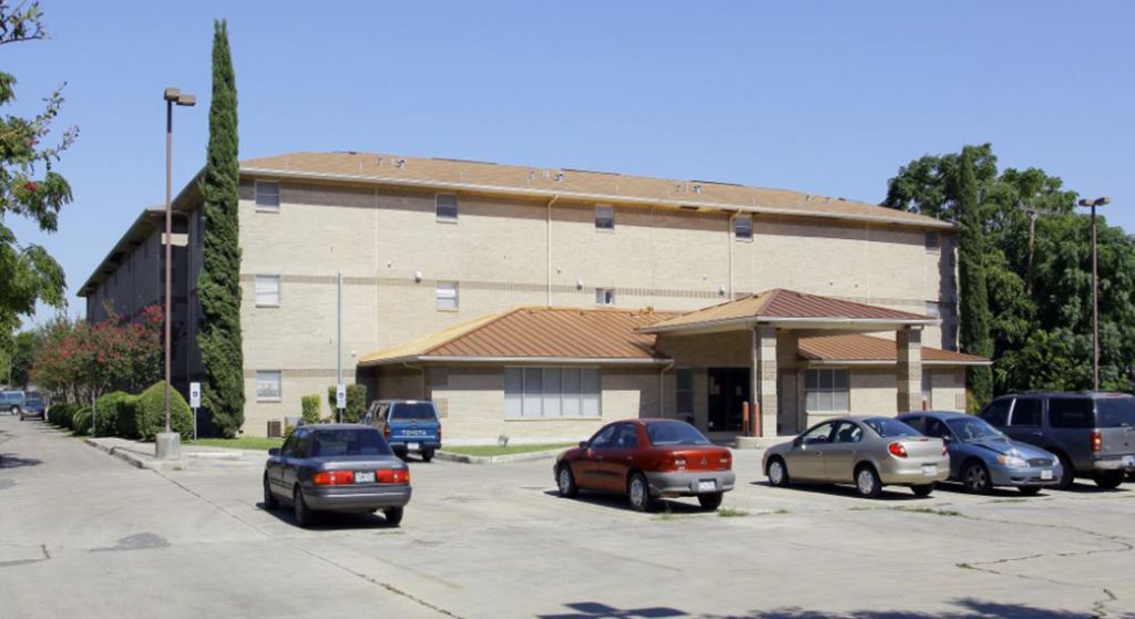 155 De Chantle 
San Antonio, TX 78201
61 Senior Apartment Homes with Section 8 Rental Assistance
210-735-1388 TTY 711
