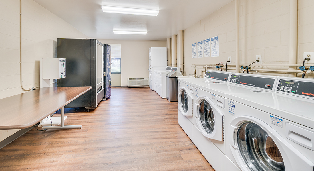 Burton Manor Apartments Silver Tree Residential