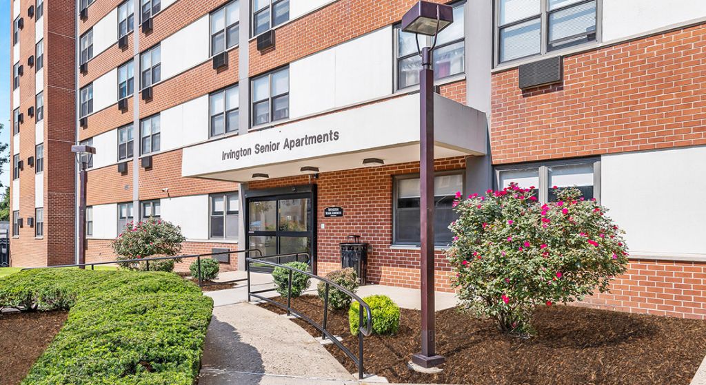 1 Linden Ave.
Irvington, NJ 07111
135 Senior Apartment Homes with Section 8 Rental Assistance
973-374-1702 TTY 711