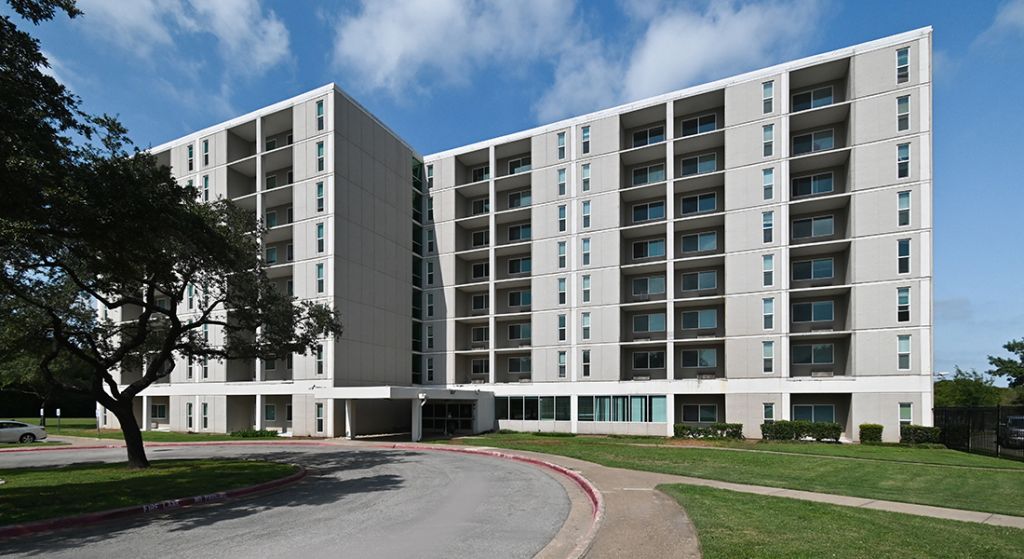 3105 Peavy Road 
Dallas, TX 75228
172 Senior Apartment Homes with Section 8 Rental Assistance
214-324-3895 TTY 711