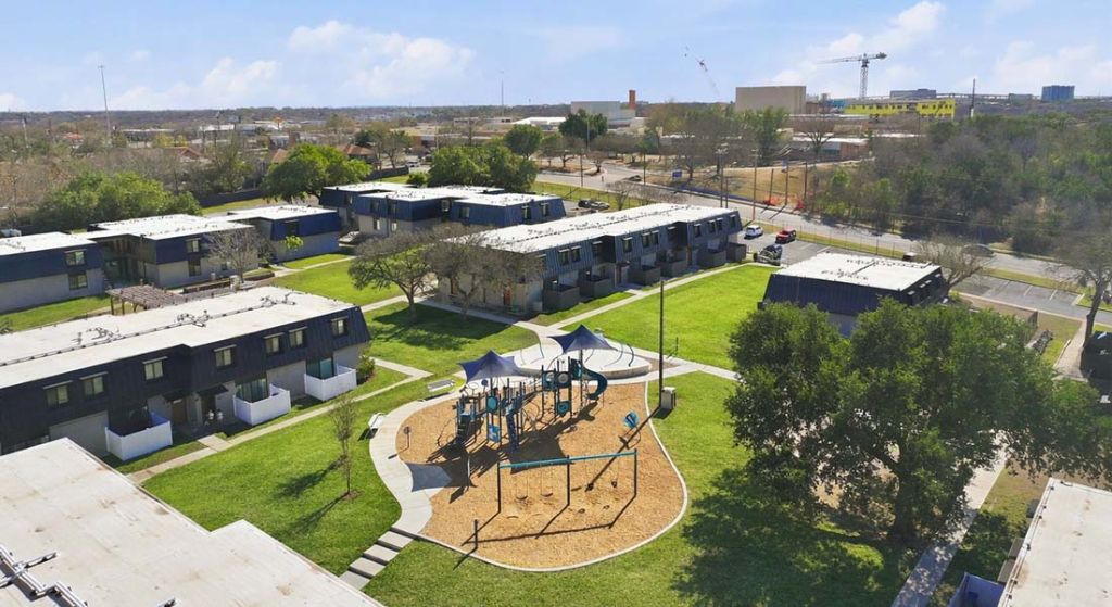 Travis Park Apartments exterior