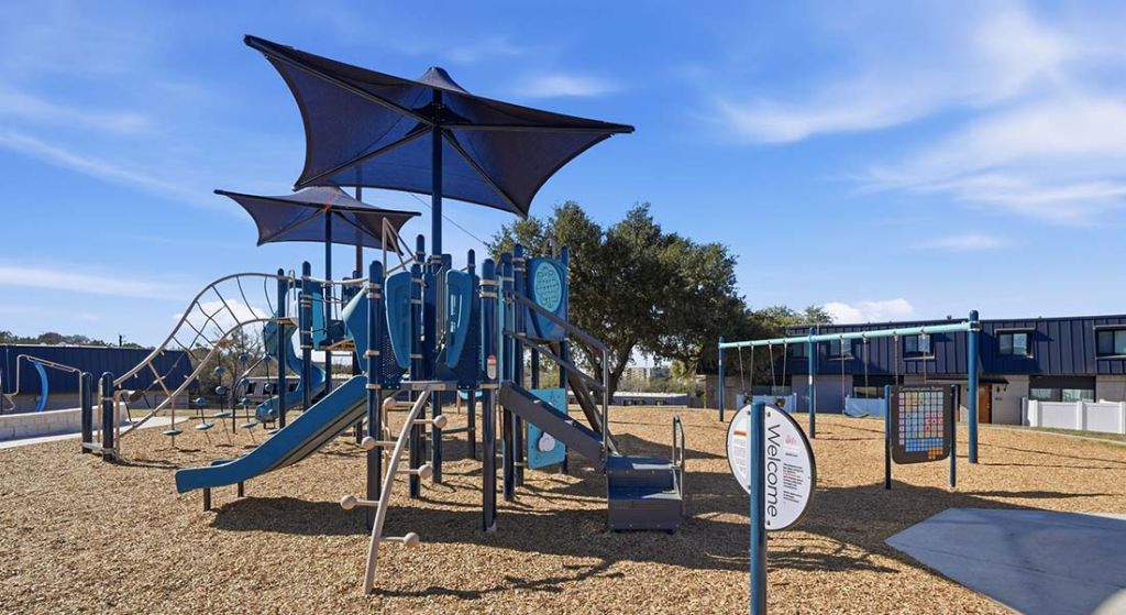 Travis Park Apartments exterior