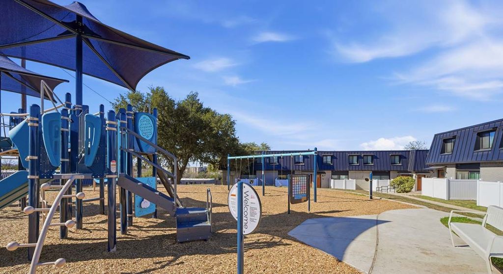 Travis Park Apartments exterior