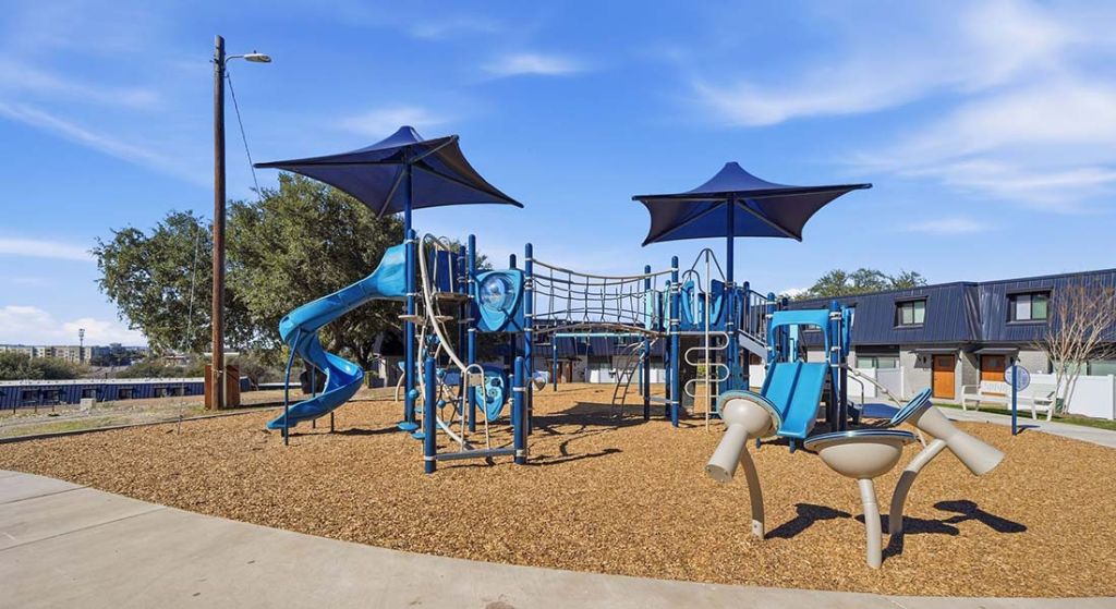 Travis Park Apartments exterior