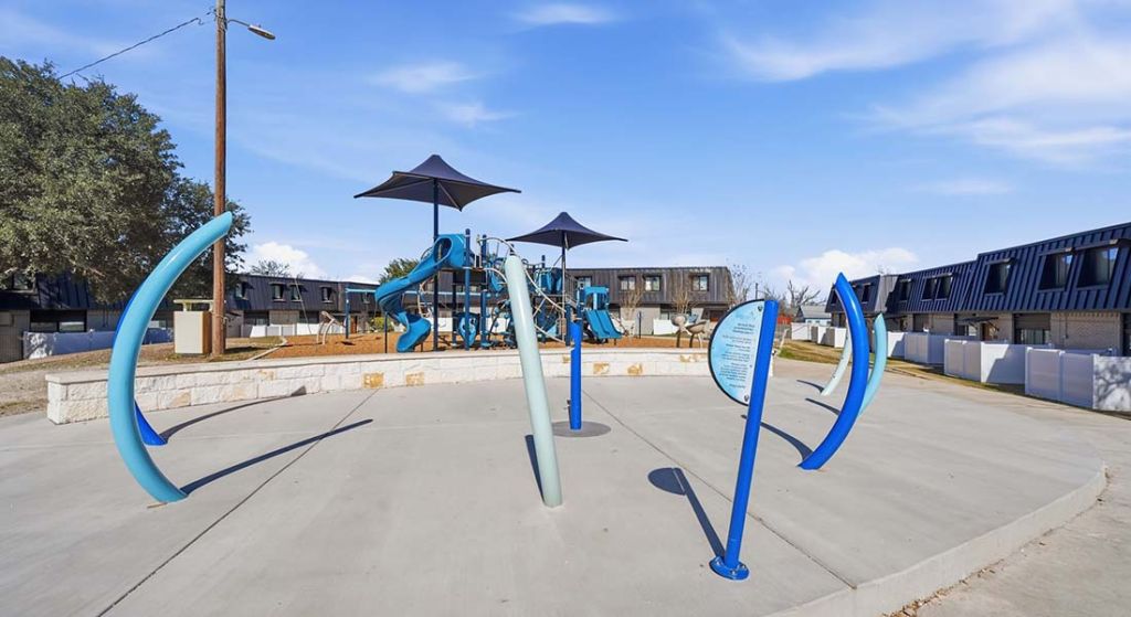 Travis Park Apartments exterior