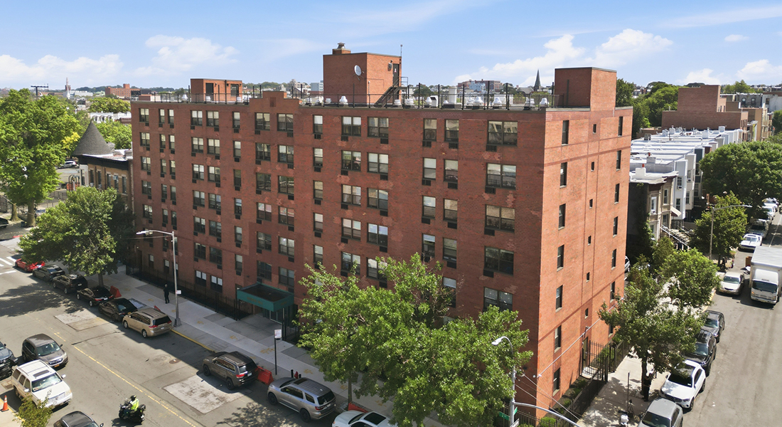 default Harbor Hill Exterior