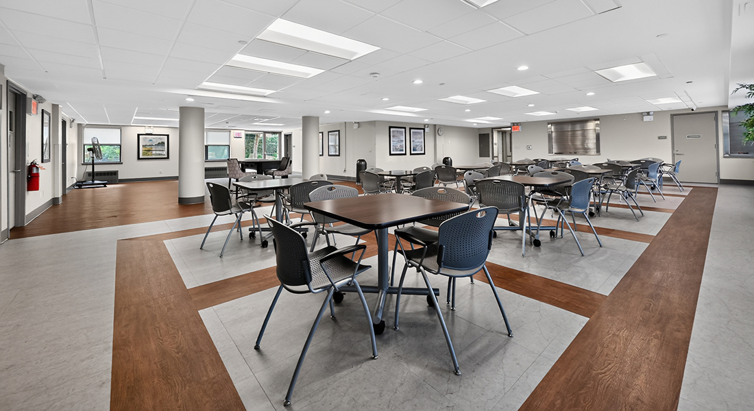 HH28 Harbor Hill community room