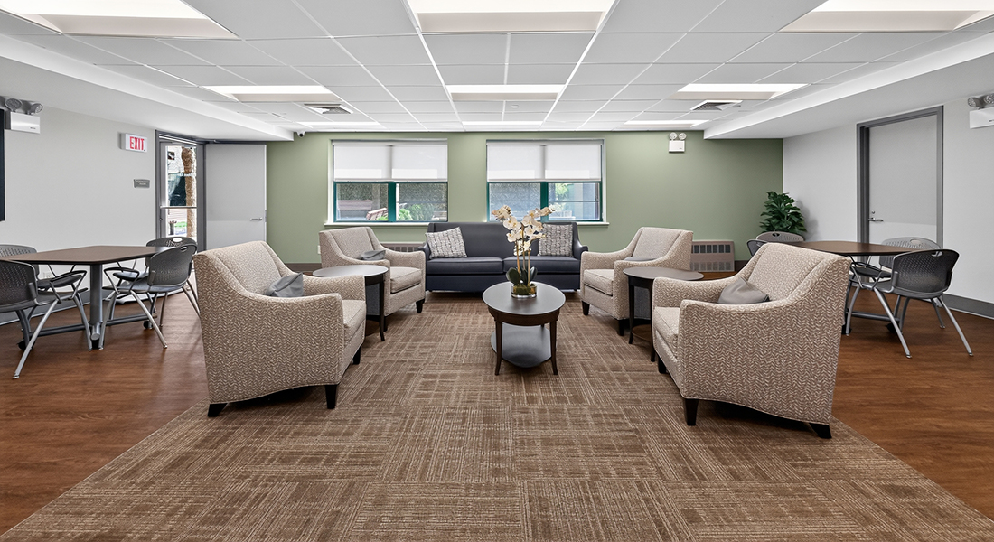 HH30 Harbor Hill lounge