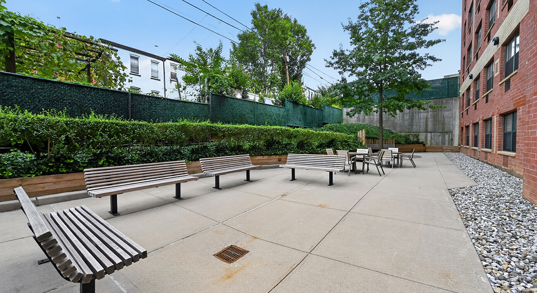 SG29 Sunset Gardens court yard