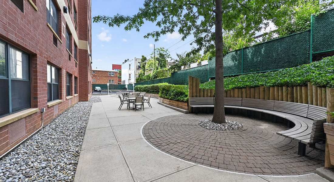 SG31 Sunset Gardens court yard