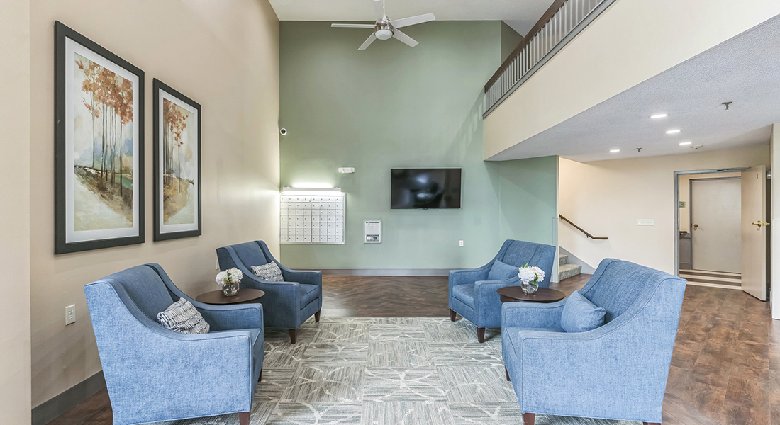 Highland Rim Terrace lounge