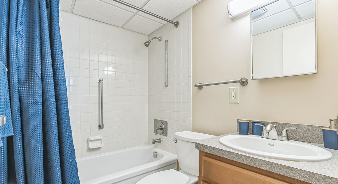 Nazareth Towers bathroom