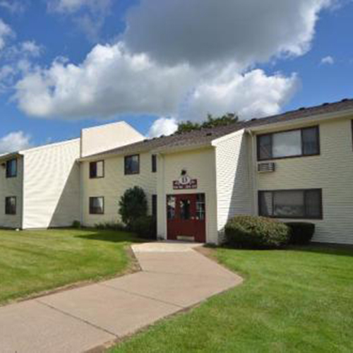 5 Crown Oak Drive
Penfield, New York 14526
96 Family & Senior Apartment Homes with Section 8 Rental Assistance
585-377-0819 TTY 711