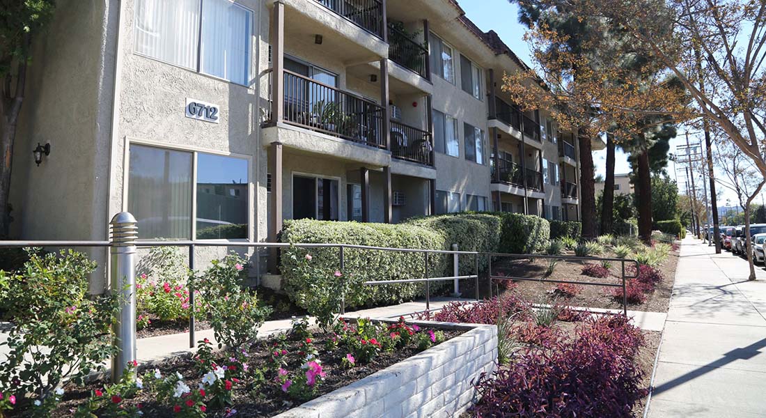 Woodman Manor exterior