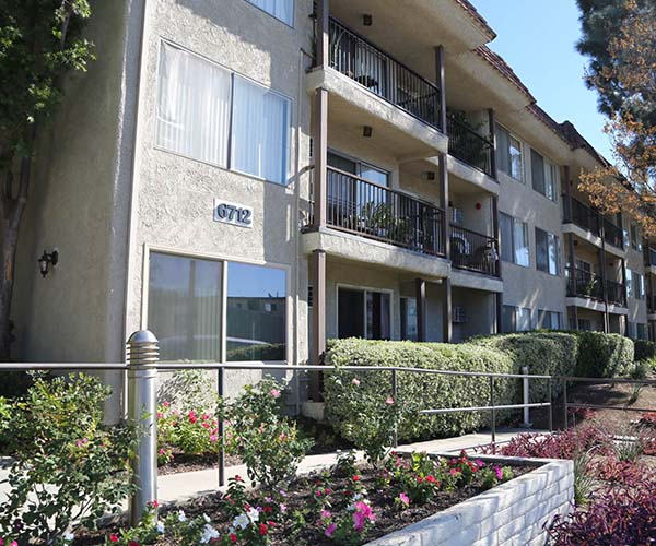 Woodman Manor exterior