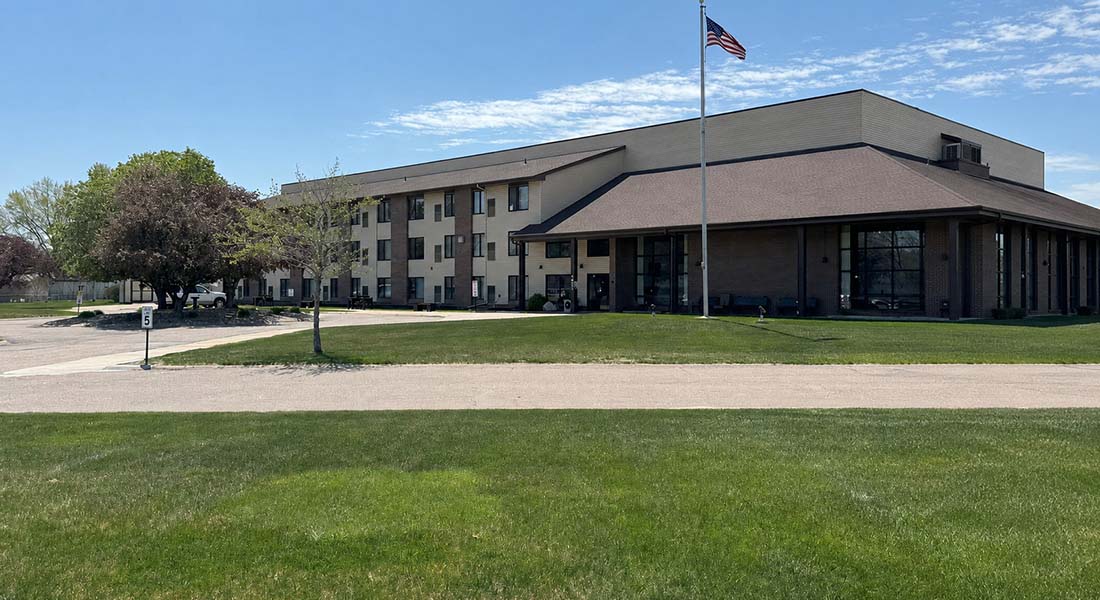 GrandIsle02 Grand Isle Senior Apartments exterior